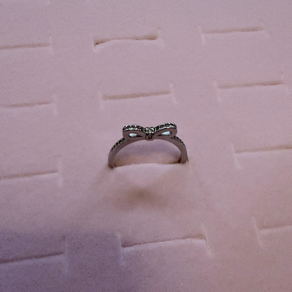 NWOT bow ring